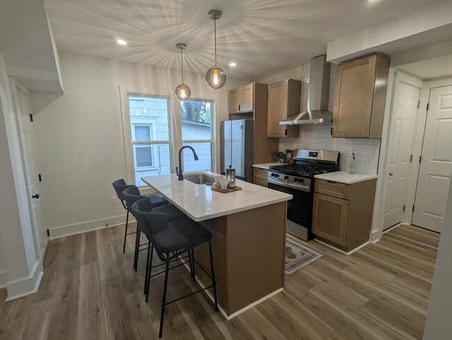 property at 1961 Aberdeen Ave