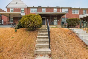 1554 Pentwood Rd in Baltimore, MD - Building Photo