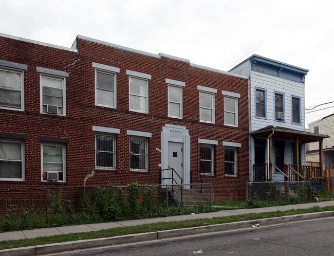 1116 Queen St NE in Washington, DC - Building Photo - Building Photo