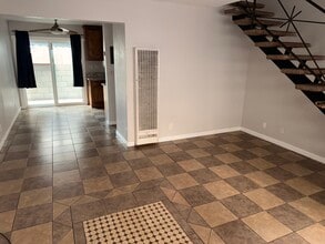 1610 W 168th St, Unit D in Gardena, CA - Building Photo - Building Photo