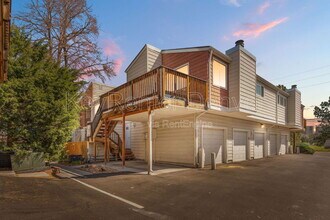 6880 E Mississippi Ave in Denver, CO - Foto de edificio - Building Photo