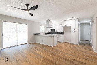 2318 May Ln in Grand Prairie, TX - Building Photo - Building Photo