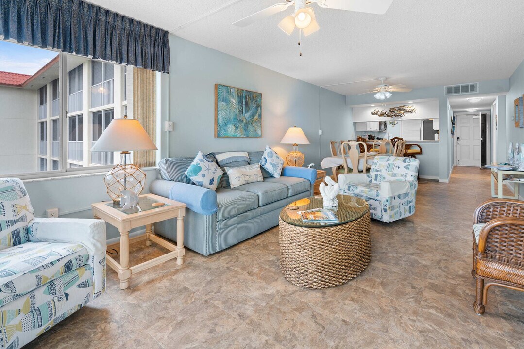 25901 Hickory Blvd in Bonita Springs, FL - Building Photo