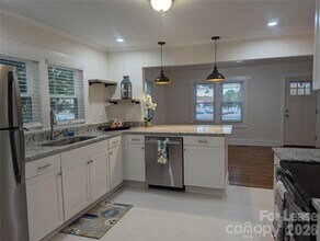 215 Eastside Dr in Statesville, NC - Building Photo - Building Photo