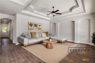 192 Weatherby Dr in Spring Branch, TX - Foto de edificio - Building Photo