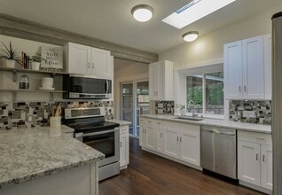 535 Mt Jupiter Dr SW in Issaquah, WA - Building Photo - Building Photo