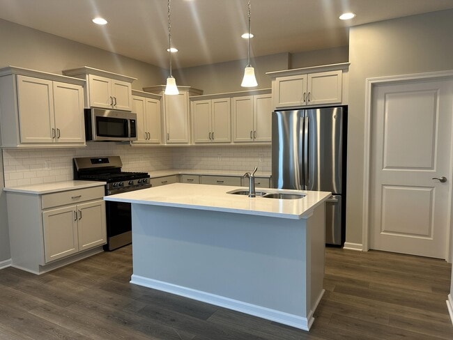 4493 Marilyn Ct in Grove City, OH - Building Photo - Building Photo