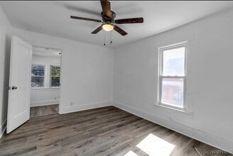 137 Southside Pkwy in Buffalo, NY - Building Photo - Building Photo