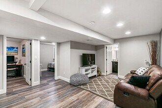 974 Elm St in Denver, CO - Building Photo - Building Photo