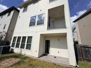 2018 Royal Landing Dr in Houston, TX - Building Photo - Building Photo