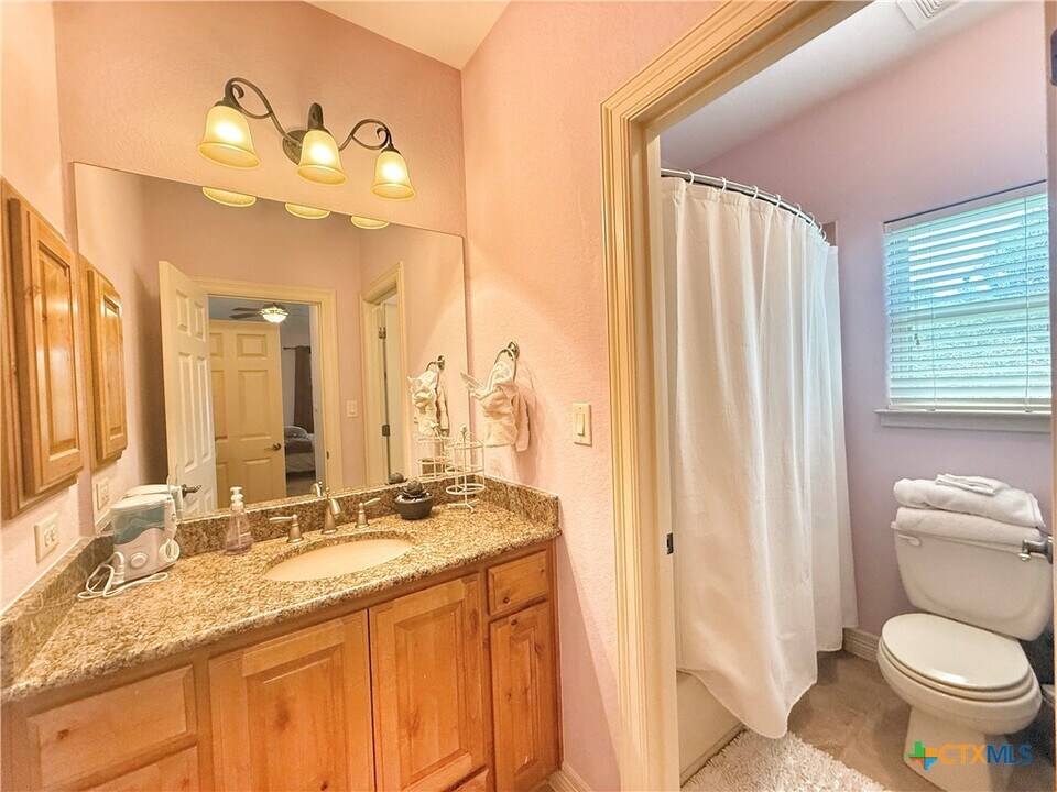 23706 Baker Hill in San Antonio, TX - Building Photo