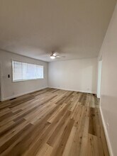 214 Madison Ave in Florence, AL - Foto de edificio - Building Photo