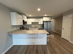 640 Fall Mdw Ln in Belton, MO - Building Photo - Building Photo