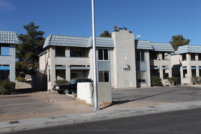 1920 Lirio Way in Las Vegas, NV - Building Photo - Building Photo