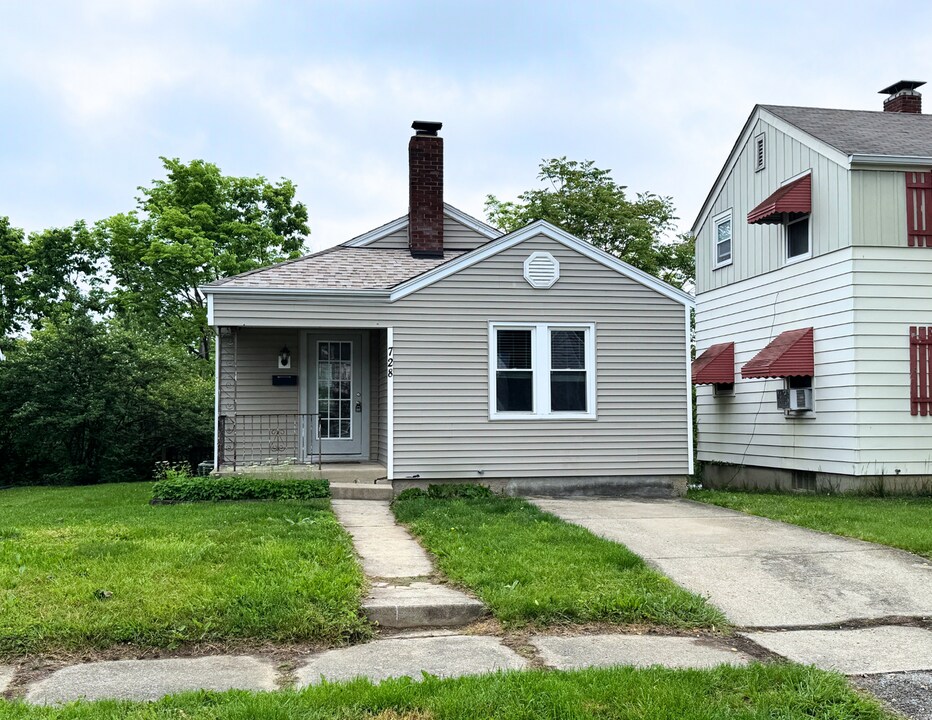 728 Coralie St in Hamilton, OH - Building Photo