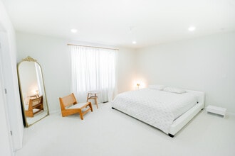 6037 Fieldstone Cir in South Lyon, MI - Foto de edificio - Building Photo