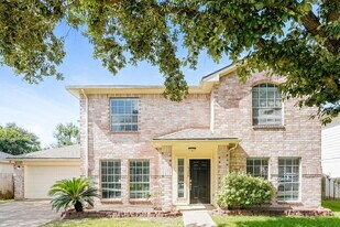 18326 Forest Dew Dr in Katy, TX - Building Photo