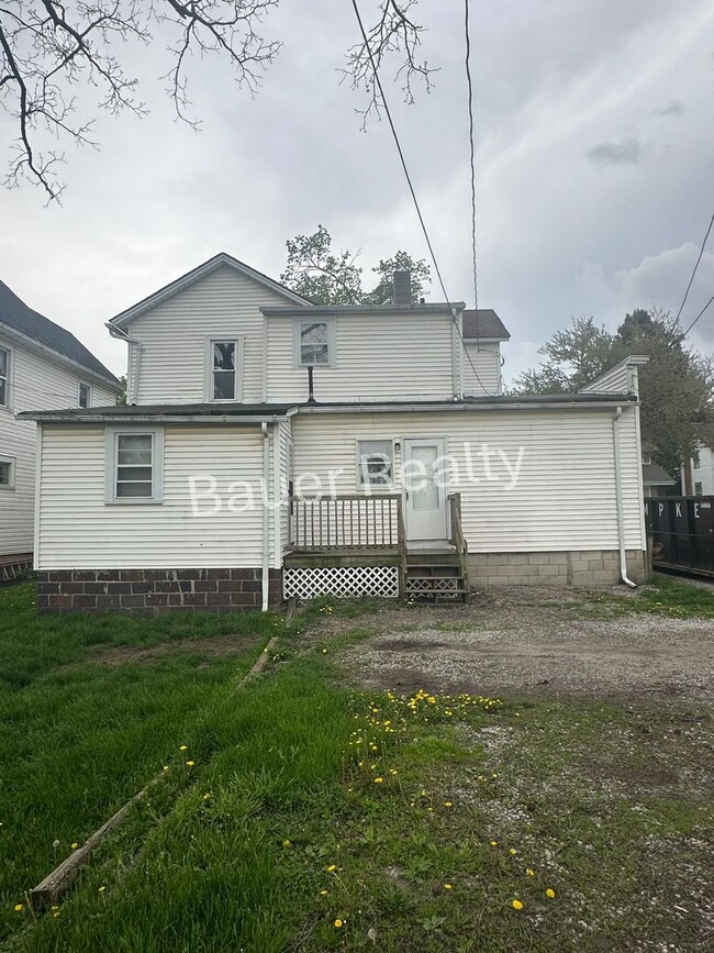 236 Maple St in Ashland, OH - Building Photo - Building Photo