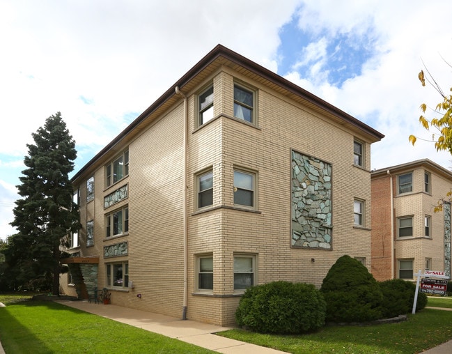 6019 W Diversey Ave