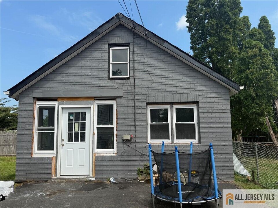 67 Foyer St in Edison, NJ - Building Photo