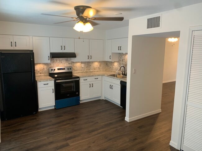 property at 5850 Cypress Gardens Blvd