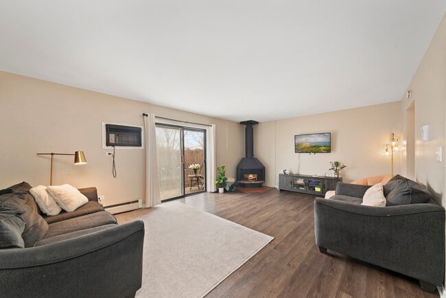 124 E Bailey Rd in Naperville, IL - Building Photo - Building Photo