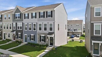 163 Anthem St in Ranson, WV - Building Photo