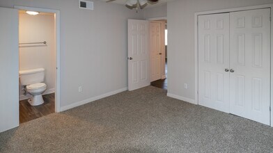 1000 Beacon Pkwy E in Birmingham, AL - Building Photo - Building Photo