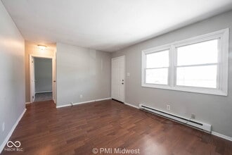 2950 W U.S. 52 in New Palestine, IN - Building Photo - Building Photo