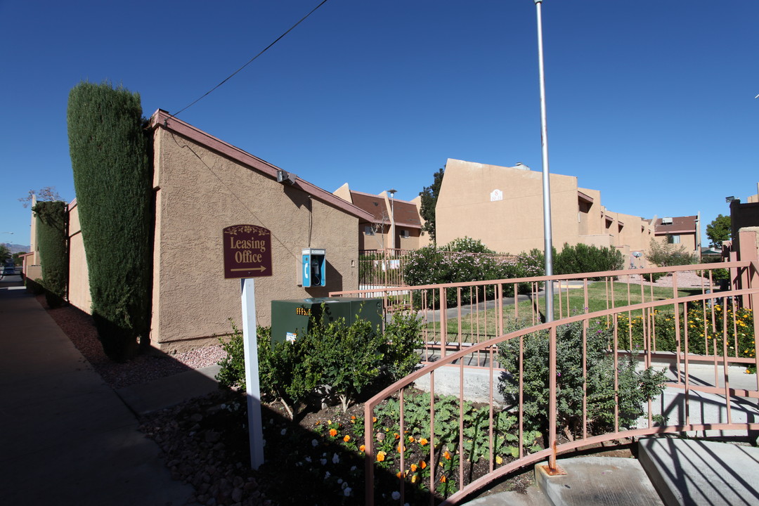 Crosswinds in Las Vegas, NV - Foto de edificio