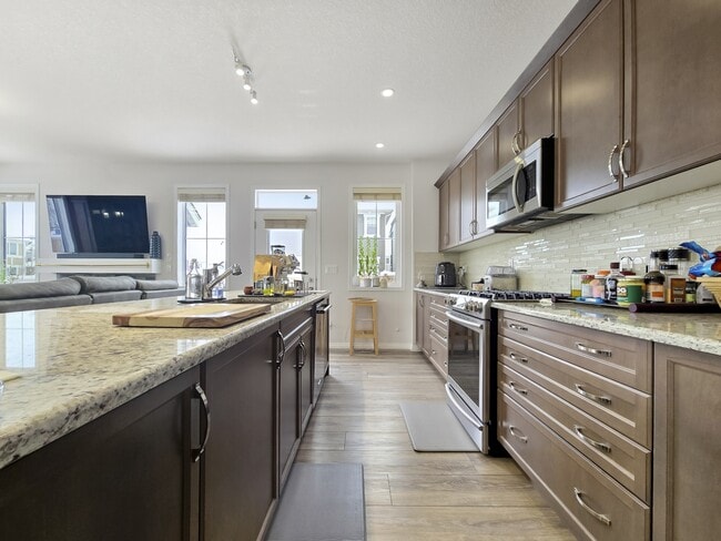 1097-1140 140 Ave NW in Calgary, AB - Building Photo - Building Photo