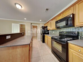 138 Graduate Ln in Ladson, SC - Foto de edificio - Building Photo