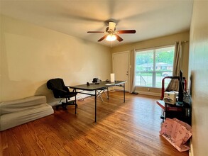 2005 Shawnee St in Denton, TX - Building Photo - Building Photo