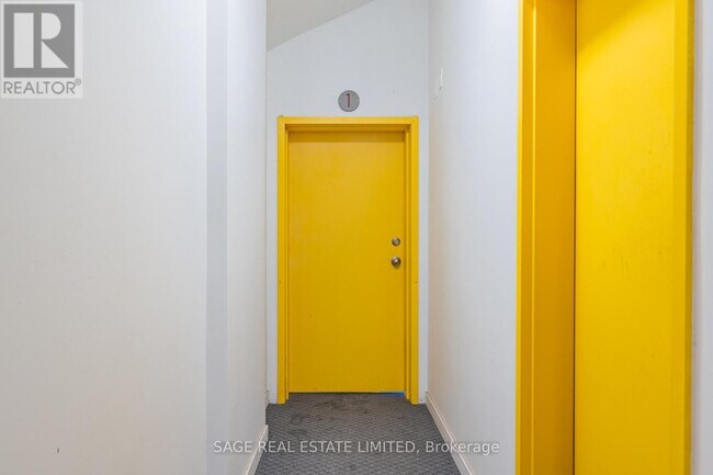 14-14 Cross St in Hamilton, ON - Building Photo - Building Photo