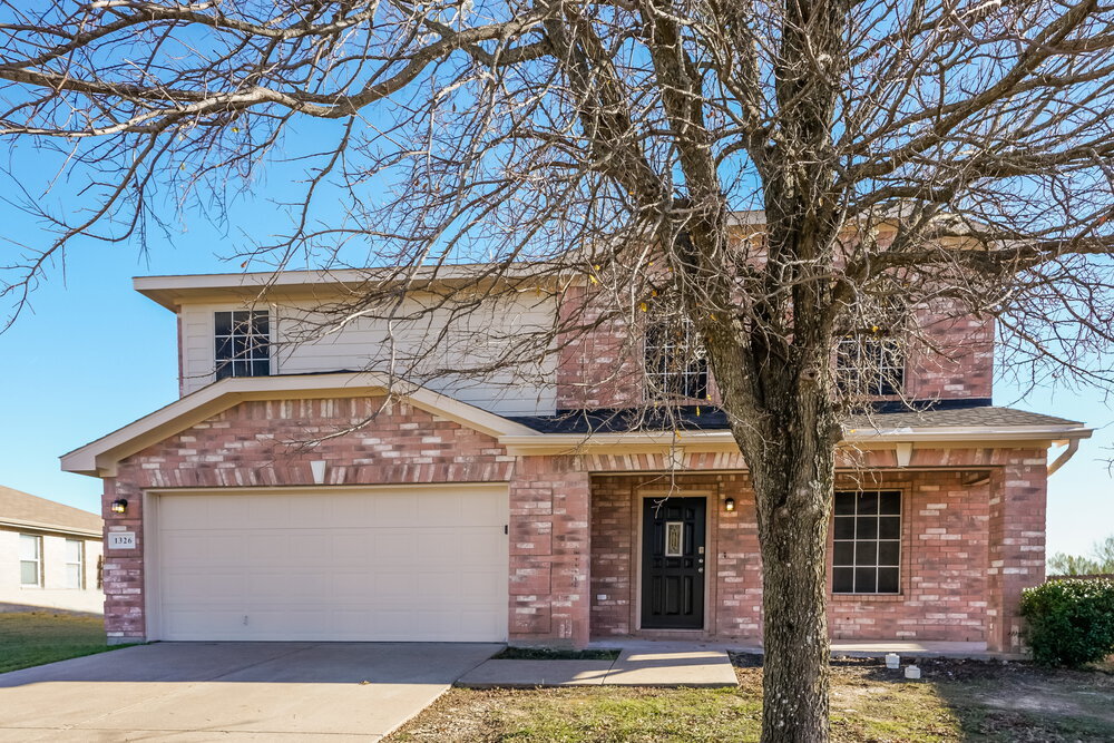 1326 Burleson St in Cedar Hill, TX - Building Photo