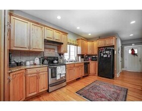 216 Willow St-Unit -1 in Boston, MA - Building Photo - Building Photo