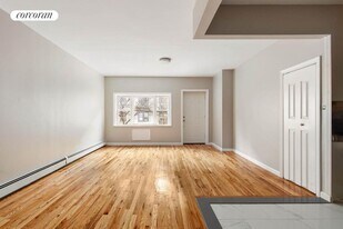 315 E 163rd St in Bronx, NY - Building Photo