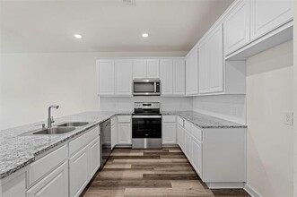 206 Henderson St in Bonham, TX - Building Photo - Building Photo