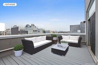 15 Roebling St in Brooklyn, NY - Building Photo - Building Photo