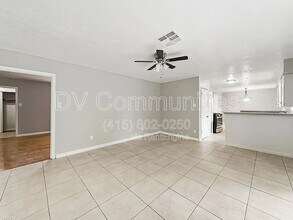 2930 Wuthering Heights Dr in Houston, TX - Building Photo - Building Photo