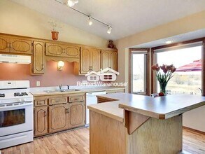 9315 Washburn Ave N in Minneapolis, MN - Building Photo - Building Photo