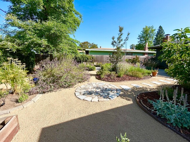 4501 Northampton Dr in Carmichael, CA - Building Photo - Building Photo
