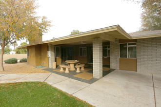 Casa de Shanti in Phoenix, AZ - Foto de edificio - Building Photo