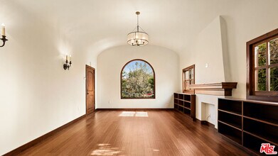 637 N Alta Vista Blvd in Los Angeles, CA - Building Photo - Building Photo