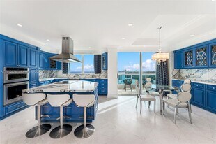 5025 Collins Ave in Miami Beach, FL - Building Photo