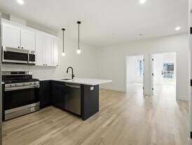 633 Newark Ave, Unit 201 in Jersey City, NJ - Building Photo