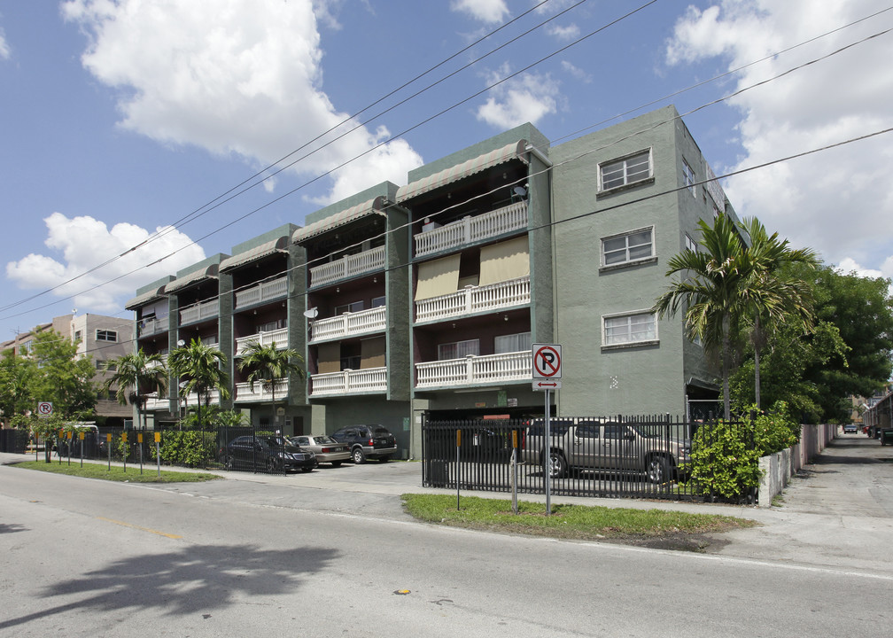 The Palmetto Residence in Hialeah, FL - Building Photo