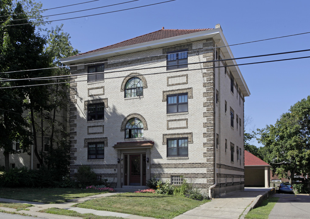 51 Overlook Dr in Pittsburgh, PA - Foto de edificio