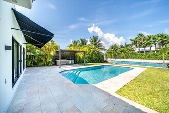 7610 Bayside Ln in Miami Beach, FL - Building Photo - Building Photo