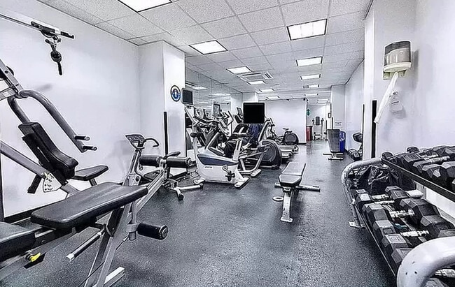 The Dryden East in New York, NY - Foto de edificio - Building Photo